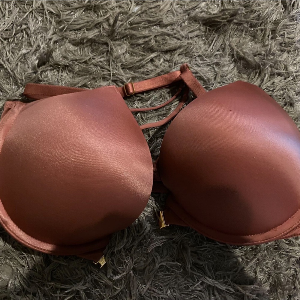 Victoria’s Secret push-up bra in size 32D